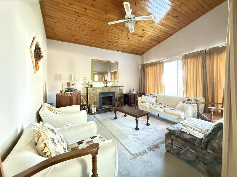 4 Bedroom Property for Sale in Bergzicht Western Cape